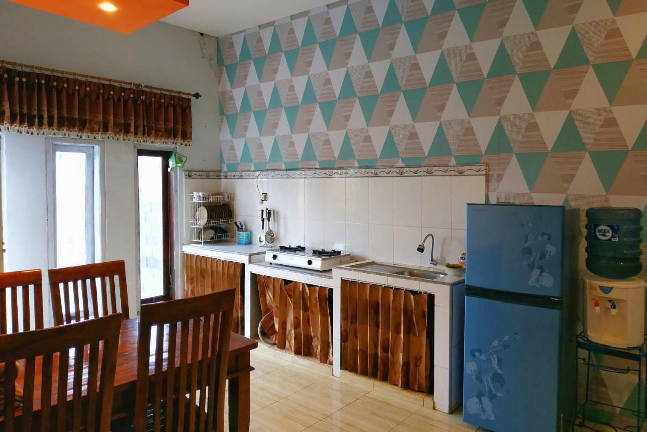 Villa Puncak Pinus And Pool Batu  Esterno foto